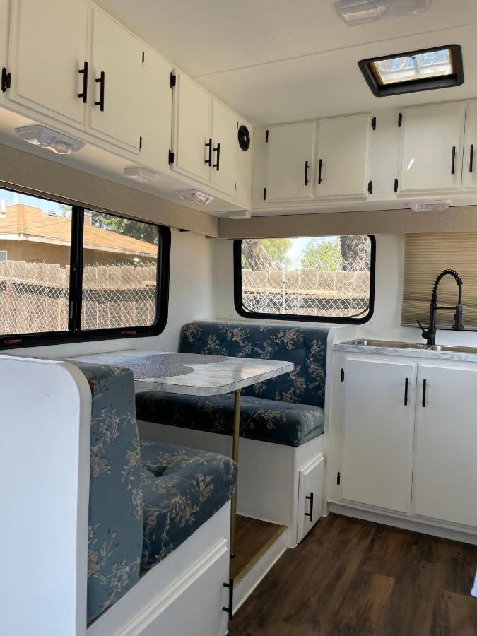 Rv2 Stunning Rv Private Netflix Freeparking Hotel Moreno Valley Bagian luar foto